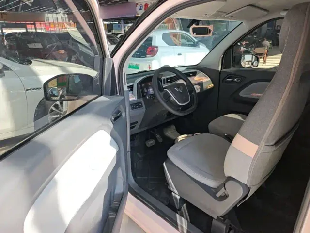 Wuling Hongguang Mini EV — Фото автомобиля 15