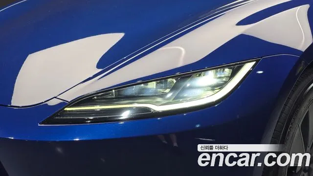 Tesla Model 3 — Фото автомобиля 21