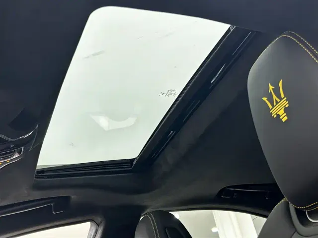 Maserati Ghibli — Фото автомобиля 17