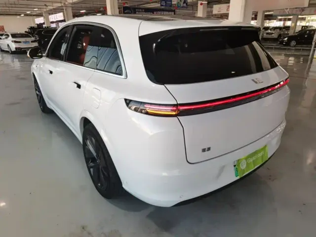 Li Auto L7 — Фото автомобиля 4