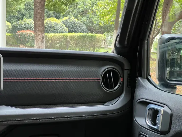 Jeep Wrangler — Фото автомобиля 8