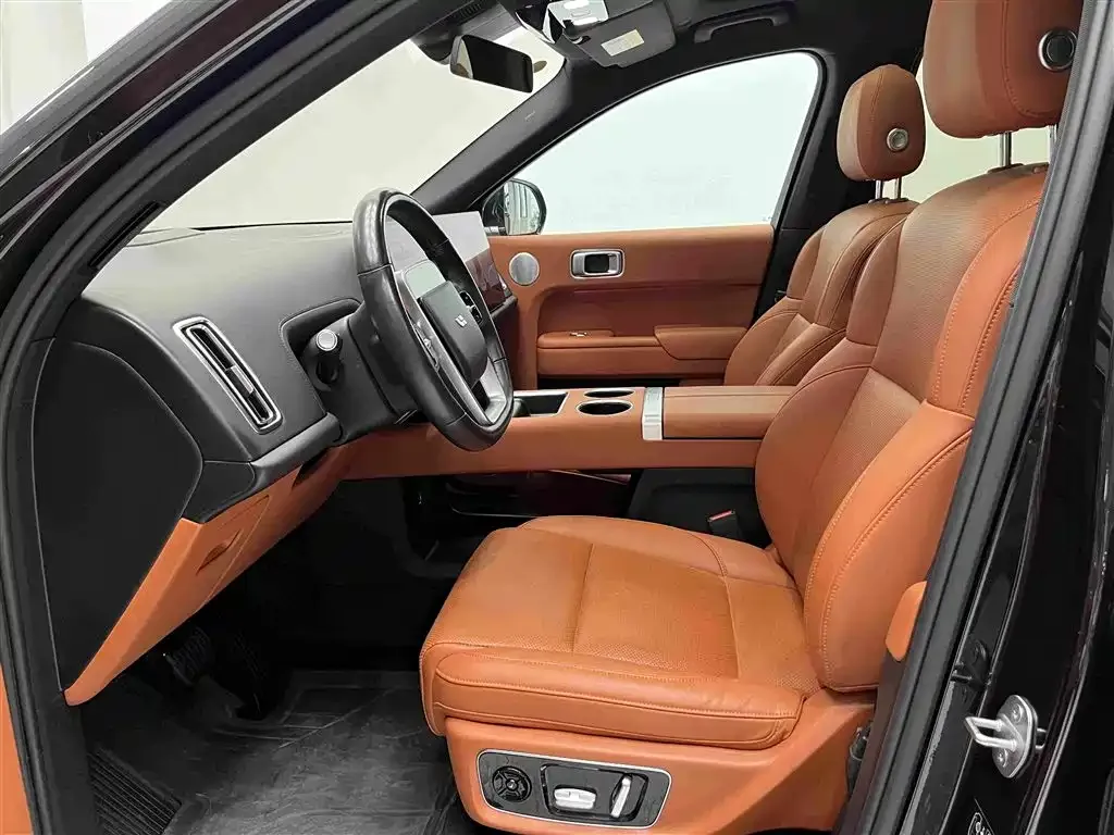 Li Auto Li L8 2023 Pro — Фото автомобиля 4