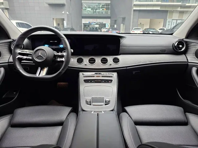 Mercedes-Benz E-Class — Фото автомобиля 9