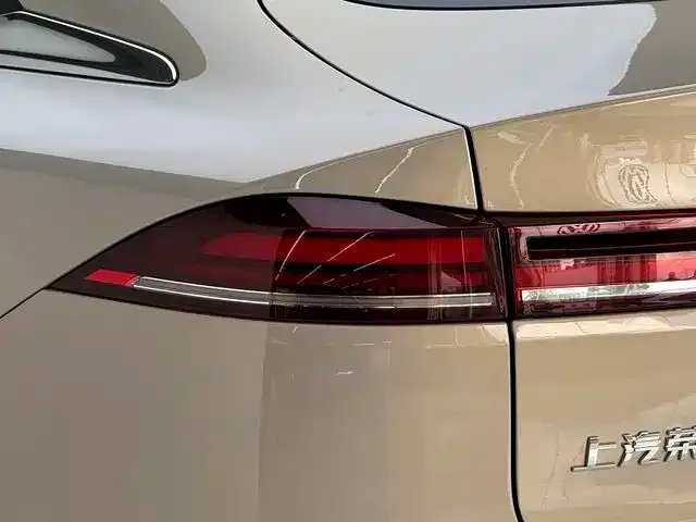 Roewe i6 — Фото автомобиля 17
