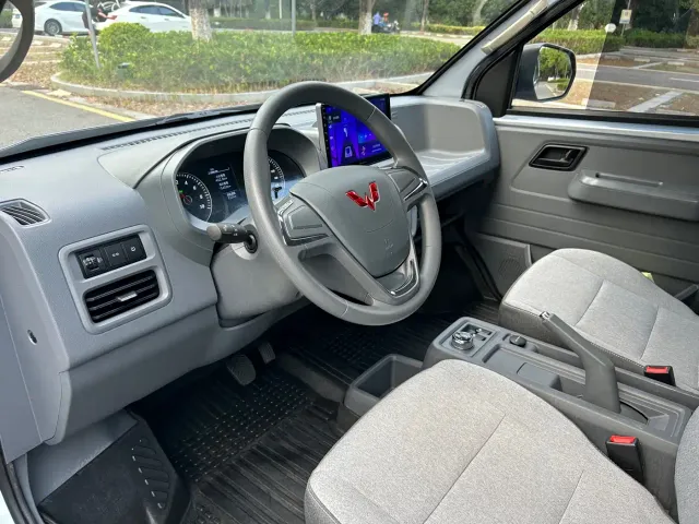 Wuling Yangguang — Фото автомобиля 5