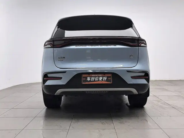 BYD Tang — Фото автомобиля 4