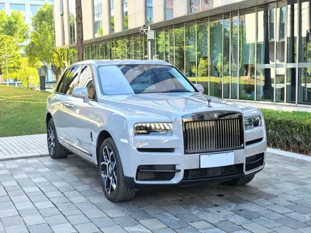 Rolls-Royce Cullinan — Фото автомобиля 3