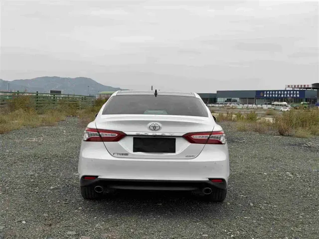 Toyota Camry — Фото автомобиля 5