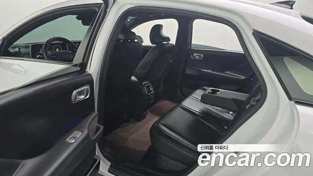 Hyundai Ioniq 6 — Фото автомобиля 18