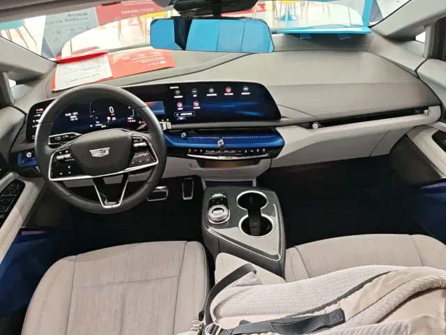 Cadillac Optiq — Фото автомобиля 9