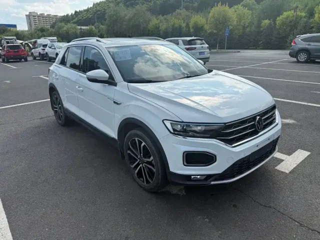 Volkswagen T-Roc — Фото автомобиля 3
