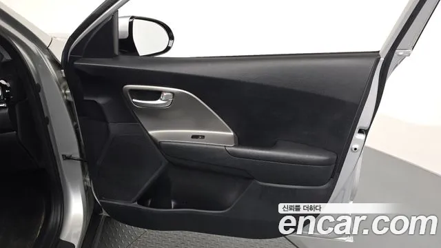 Kia Niro Niro Plus Air — Фото автомобиля 24