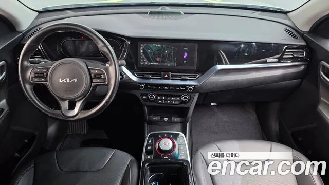Kia Niro — Фото автомобиля 10