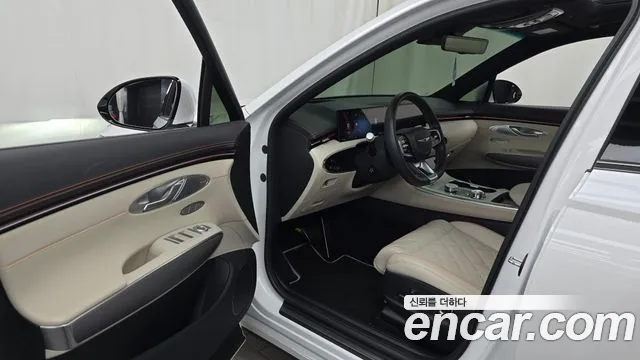 Genesis GV70 — Фото автомобиля 15