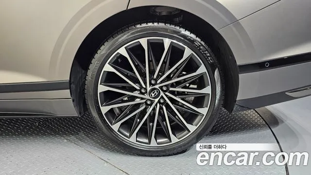 Hyundai Grandeur Grandeur (GN7) 2.5 Бензин 2WD — Фото автомобиля 18