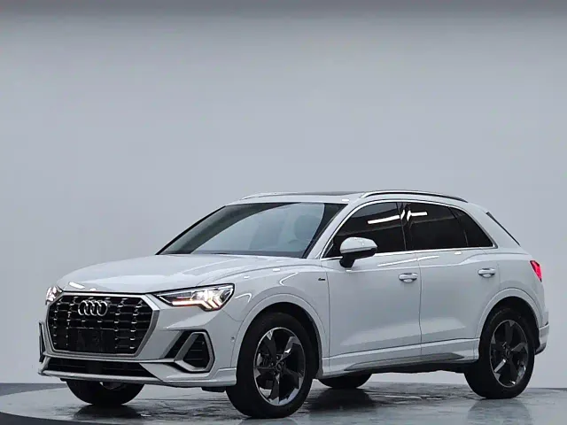 Фотография автомобиля — Audi Q3