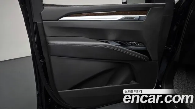 Cadillac Escalade 5th Gen — Фото автомобиля 13