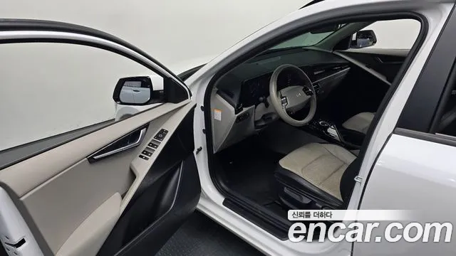 Kia Niro New — Фото автомобиля 17