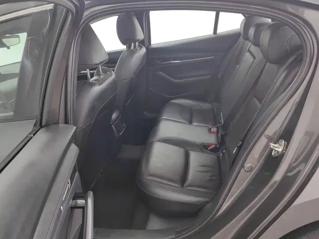 Mazda Axela — Фото автомобиля 15