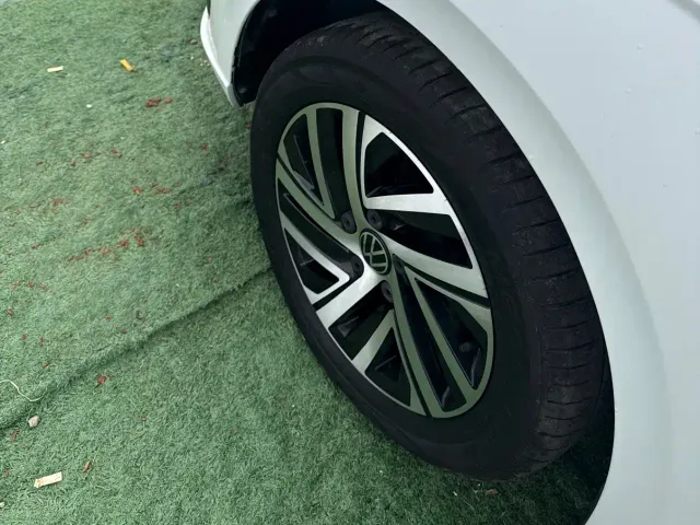 Volkswagen Lavida — Фото автомобиля 10
