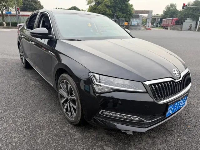 Skoda Superb — Фото автомобиля 3