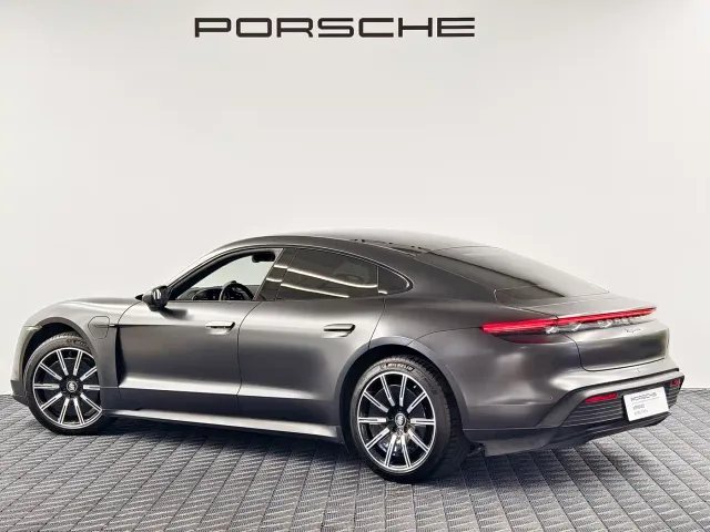 Porsche Taycan — Фото автомобиля 7