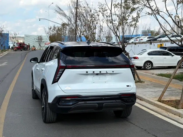 Geely Boyue L — Фото автомобиля 12