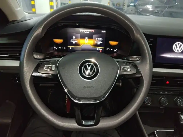 Volkswagen Lavida — Фото автомобиля 10