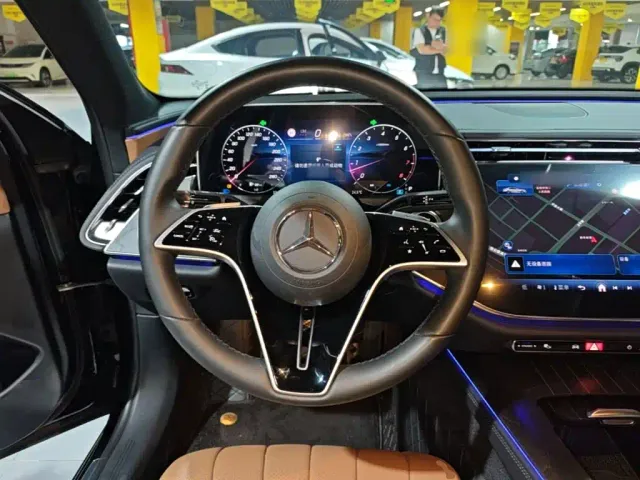 Mercedes-Benz E-Class — Фото автомобиля 10