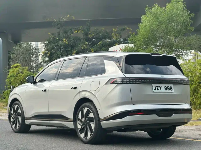 Dongfeng eπ 008 — Фото автомобиля 5