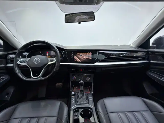 Volkswagen Passat — Фото автомобиля 12