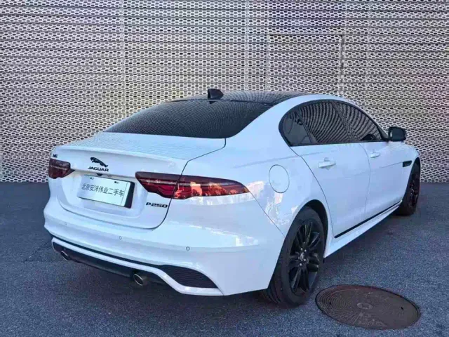 Jaguar XEL — Фото автомобиля 8