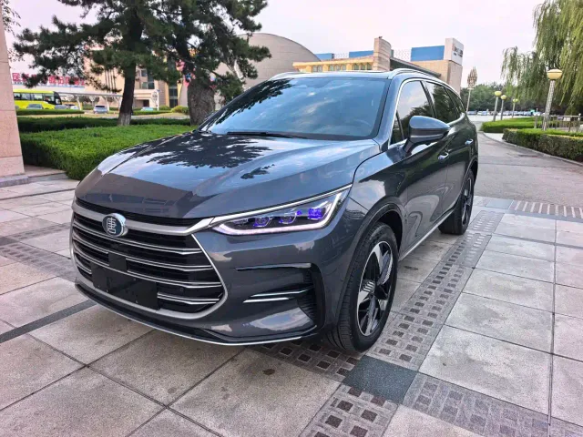 BYD Tang — Фото автомобиля 3