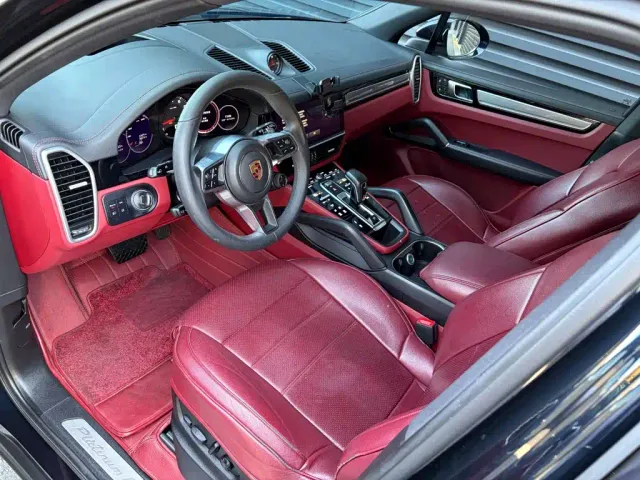 Porsche Cayenne — Фото автомобиля 10