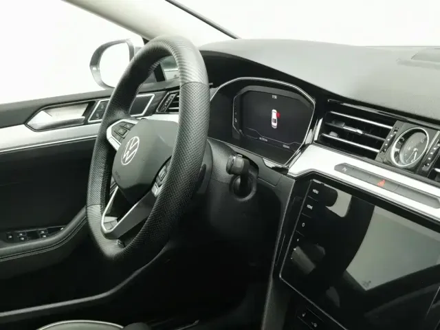 Volkswagen Magotan GTE Plug-in Hybrid 2022 GTE Luxury — Фото автомобиля 22