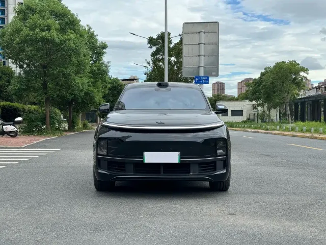 Li Auto L9 — Фото автомобиля 2