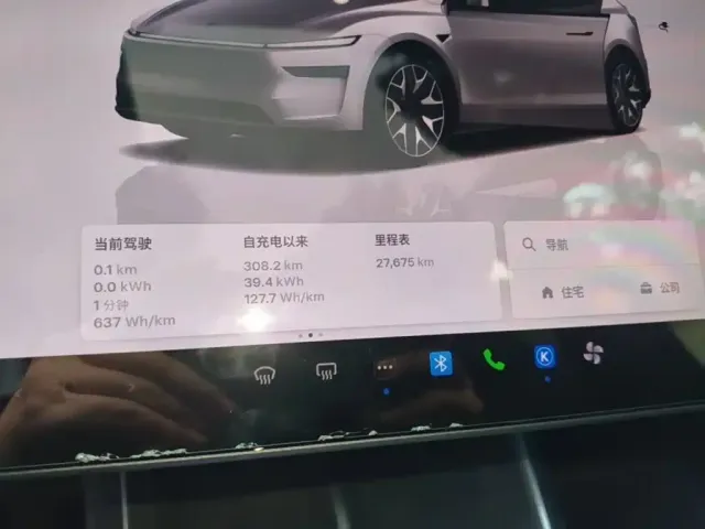 Tesla Model Y L 2025 Facelift Long Range AWD — Фото автомобиля 11