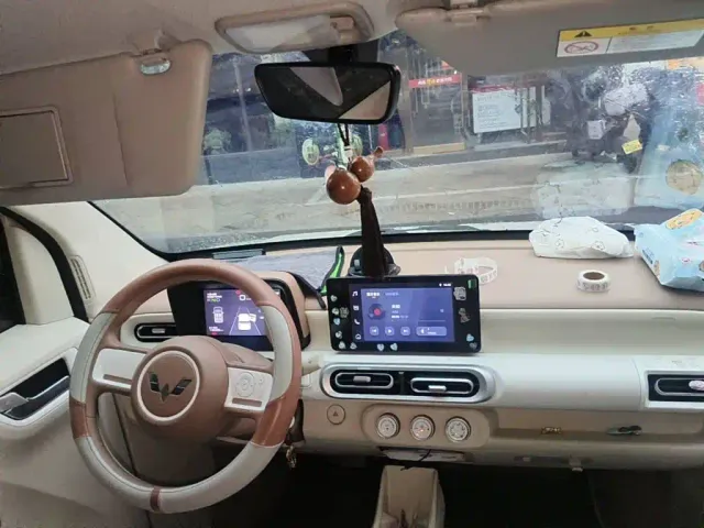 Wuling Hongguang Mini EV — Фото автомобиля 12