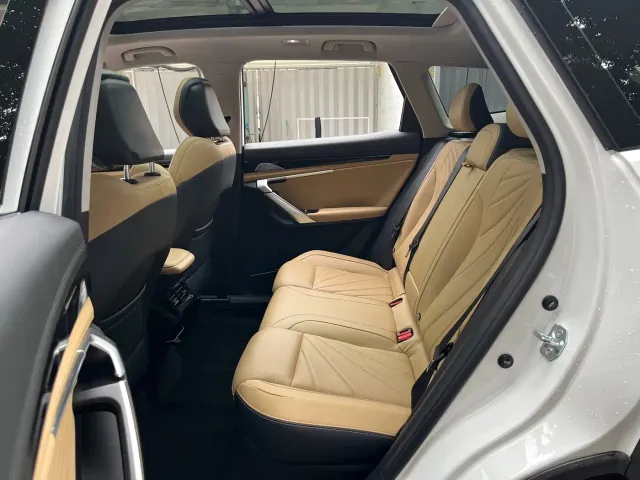 Geely Boyue L — Фото автомобиля 10
