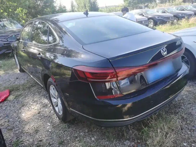 Volkswagen Passat — Фото автомобиля 4