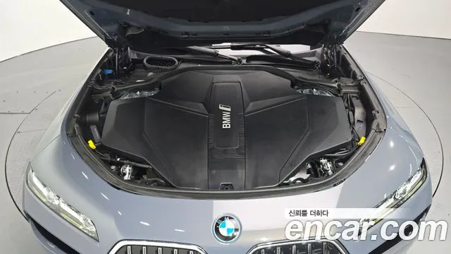 BMW i7 — Фото автомобиля 4