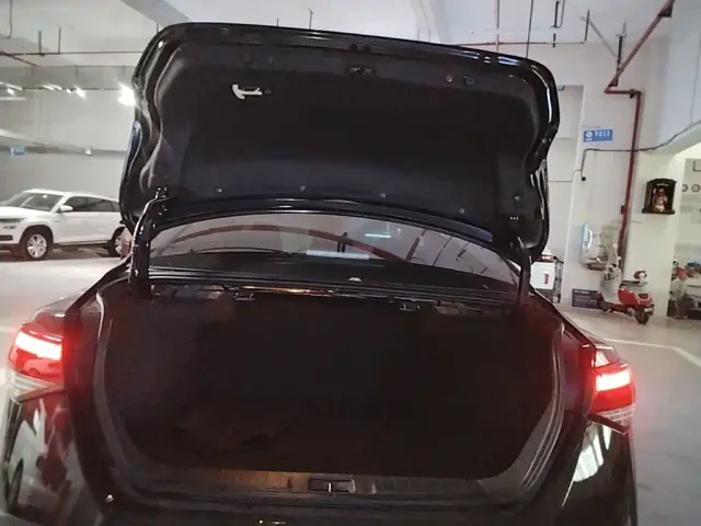 Nissan Sylphy — Фото автомобиля 18