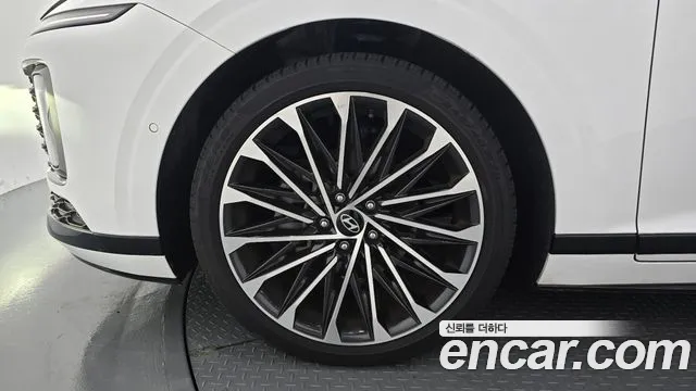 Hyundai Grandeur GN7 — Фото автомобиля 5