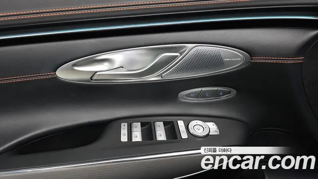 Genesis GV70 — Фото автомобиля 27