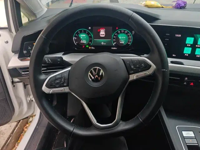 Volkswagen Golf — Фото автомобиля 15