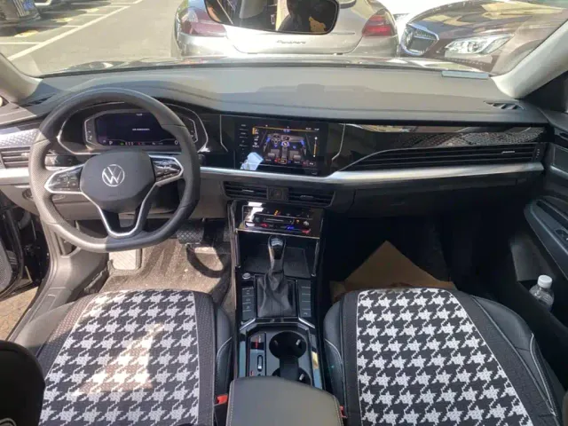 Volkswagen Passat — Фото автомобиля 9