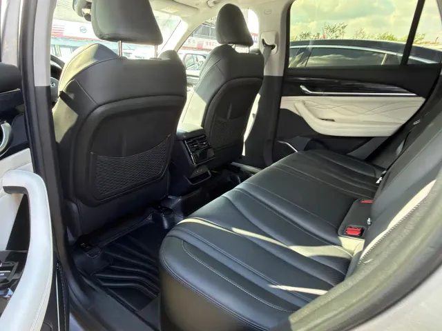 Geely Xingyue L — Фото автомобиля 9