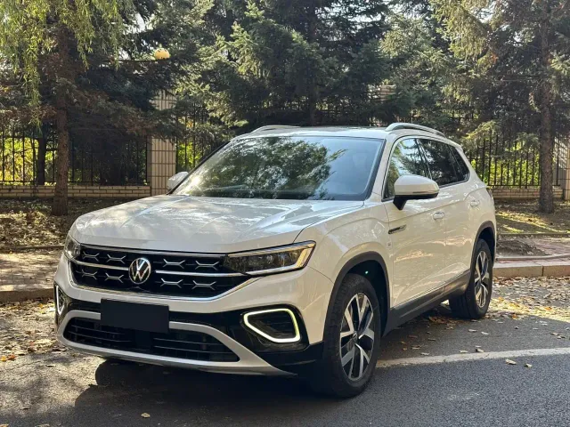 Фотография автомобиля — Volkswagen Tayron