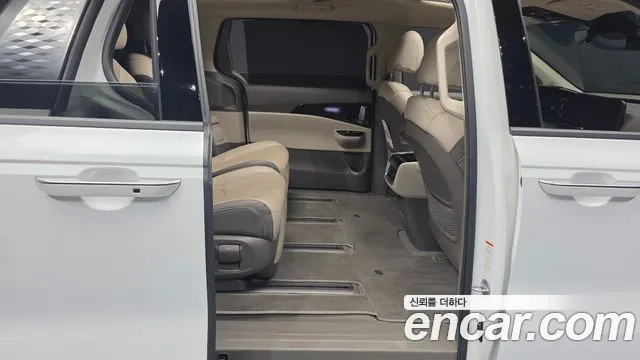 Kia Carnival 4th Gen — Фото автомобиля 12