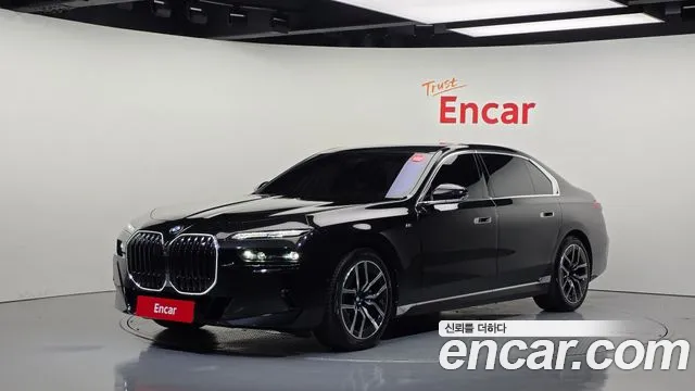 Фотография автомобиля — BMW 7 Series